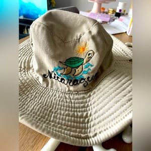 Nicaragua Bucket Hat w/ string.